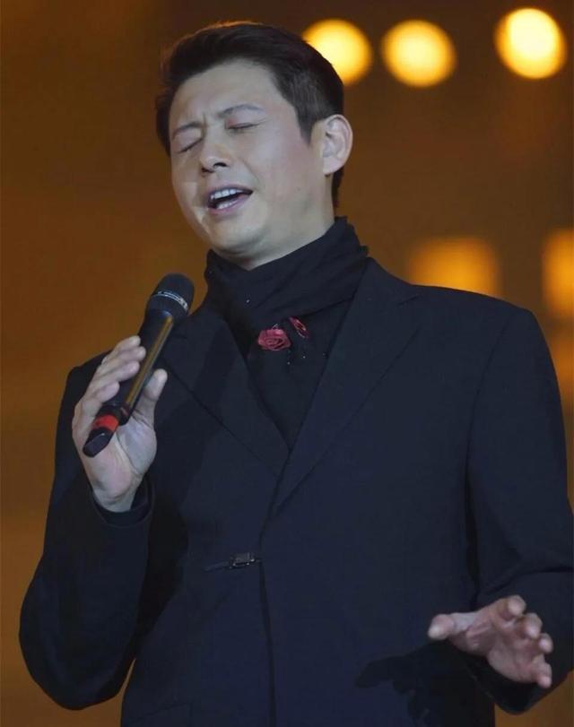 程前:与董卿有过一段情,曾搭档倪萍主持春晚,如今他怎样了?