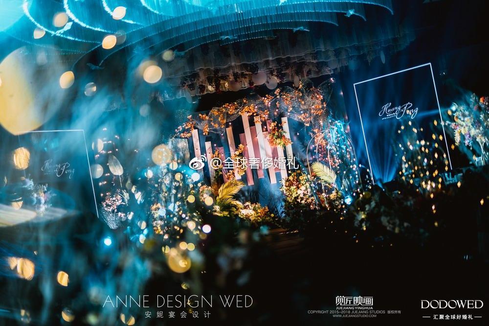 推荐理由 一见钟情 满眼星光 趟过宽宽的银河 穿过茫茫的浪波