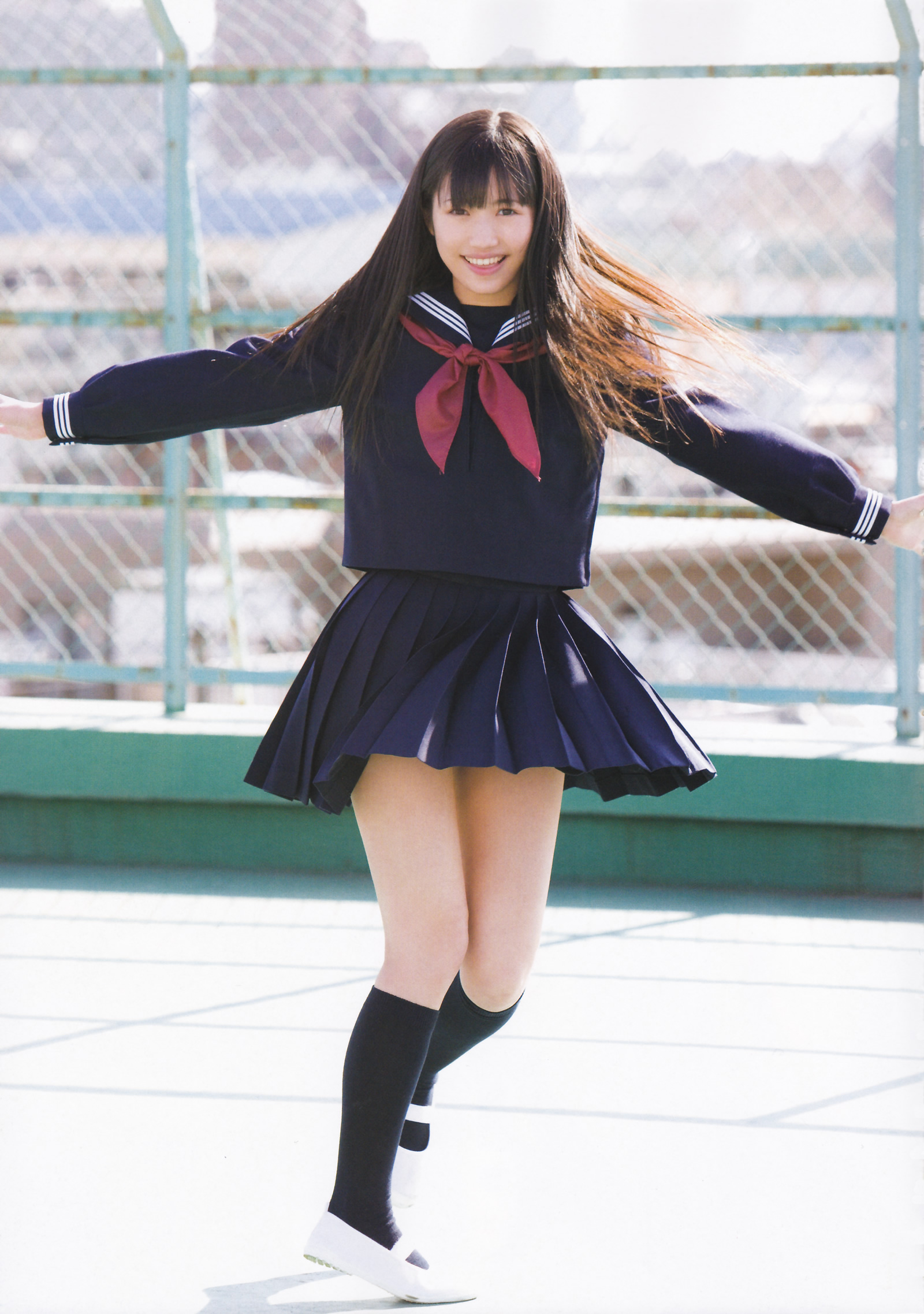 制服少女/ 渡边麻友_新浪新闻