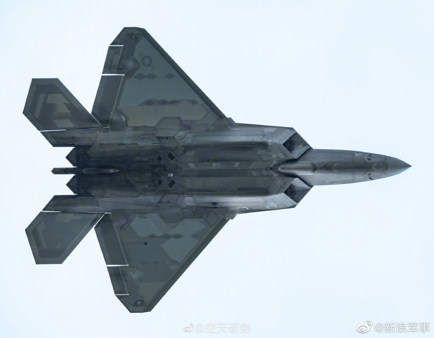 歼20,f22,苏57同角度对比…不好说谁颜值最高