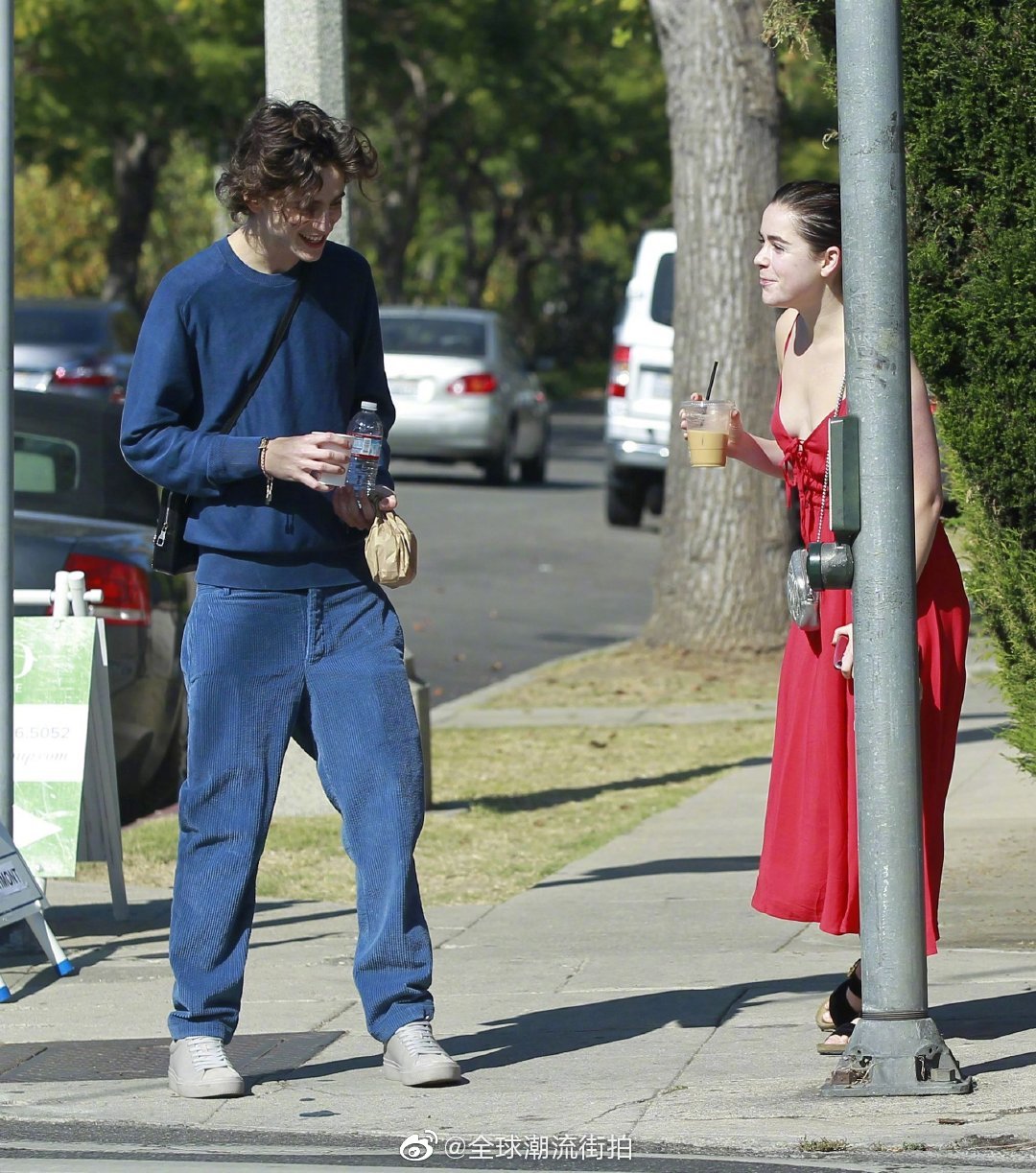 timothée chalamet 甜茶和 kiernan shipka 洛杉矶街拍