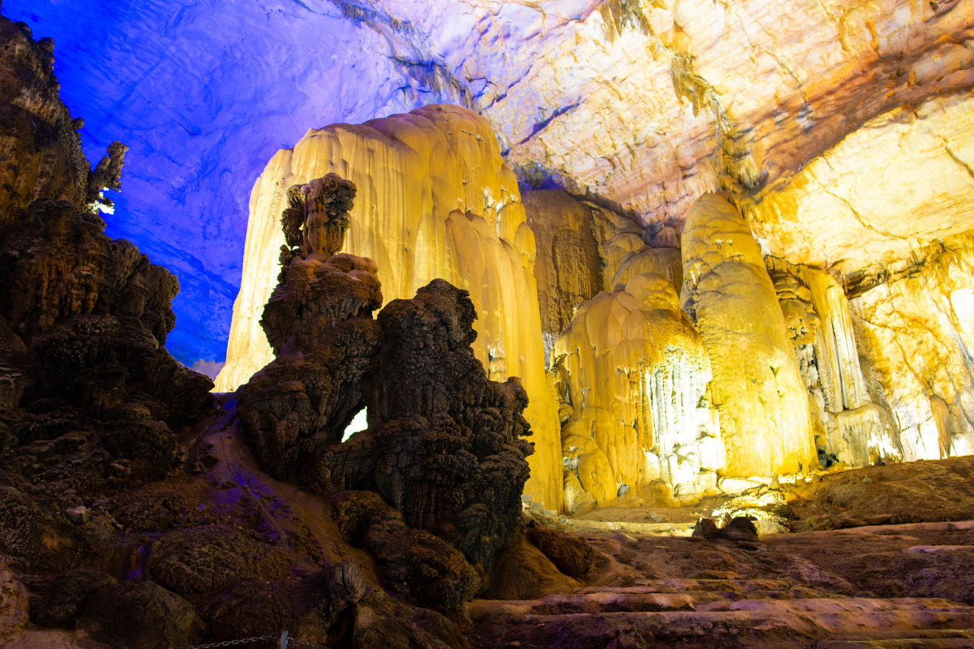 贵州这个溶洞,荣获众多世界之最,里面竟私藏了一双上帝之眼