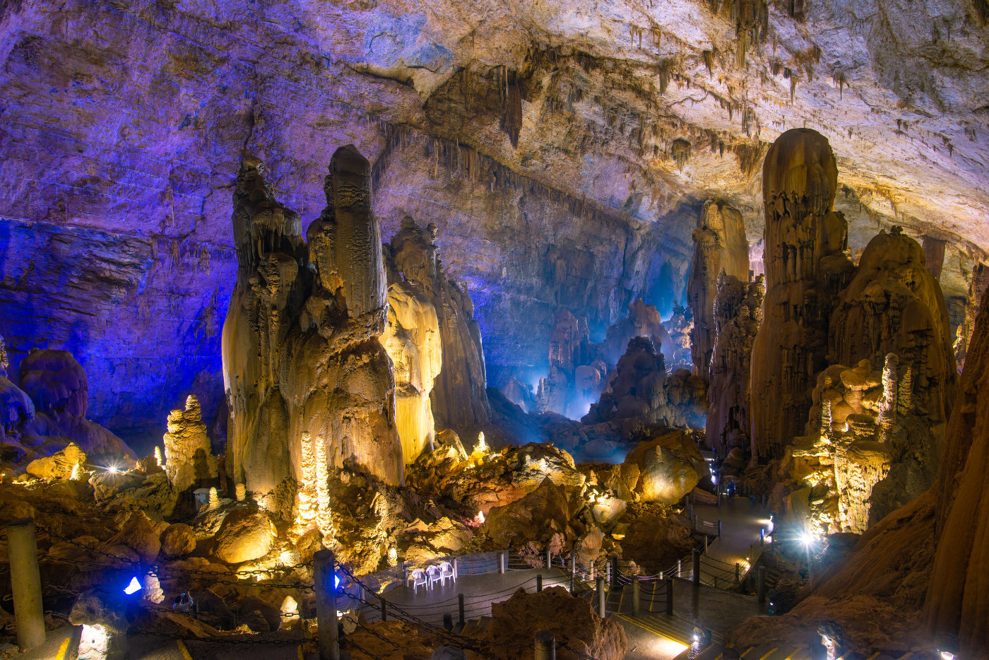 贵州这个溶洞,荣获众多世界之最,里面竟私藏了一双上帝之眼
