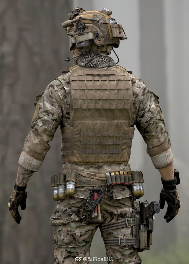 看看美国海豹突击队装备有先进的步枪头盔夜视仪防弹衣