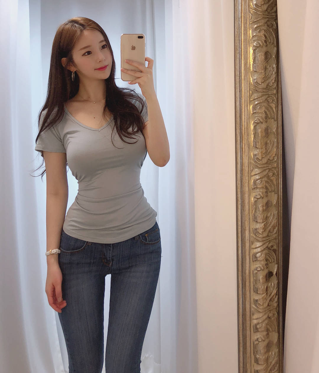 你理想中的女朋友身材是这样么?关注我,看更多美女校花!