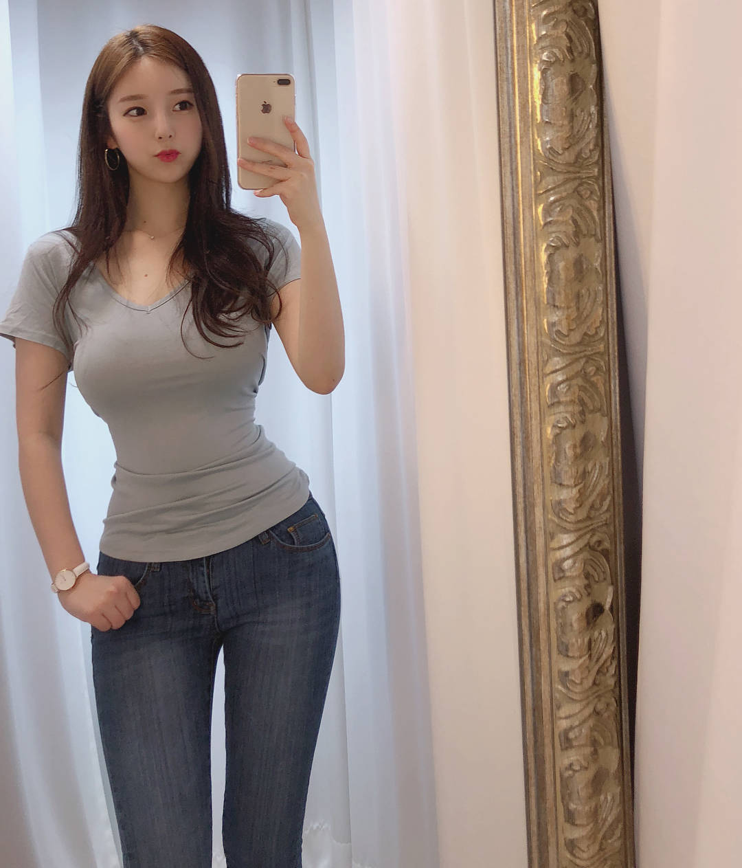 你理想中的女朋友身材是这样么?关注我,看更多美女校花!