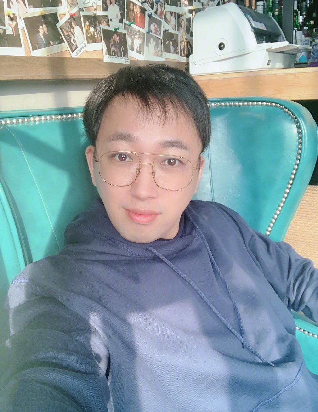 40岁于正晒自拍p过头!瓜子脸太惊艳,网友调侃:于丫头