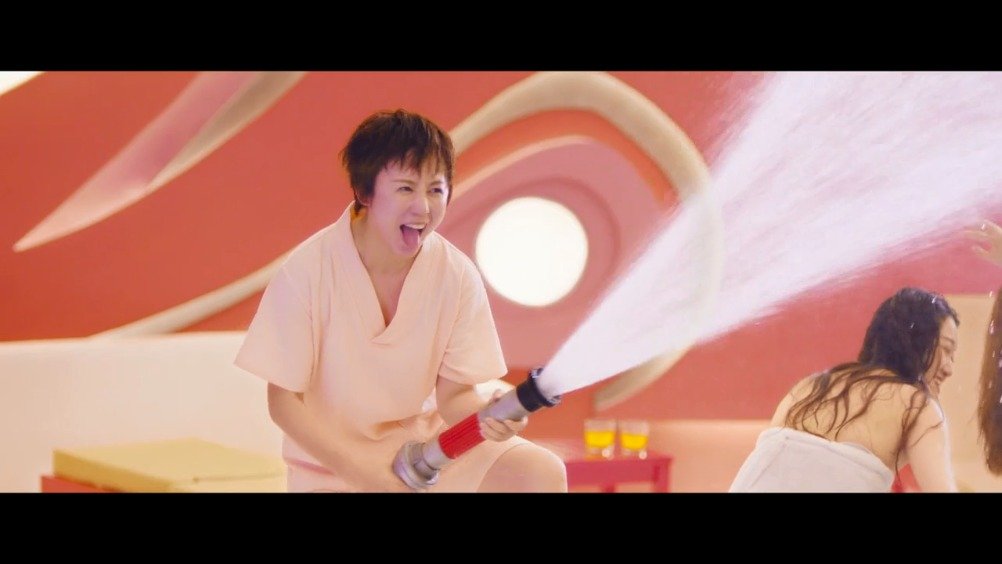 马丽在《羞羞的铁拳》里这个表演简直比男人还男人