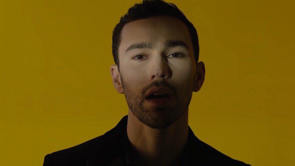 美国流行男歌手max新单where am i at官方mv释出