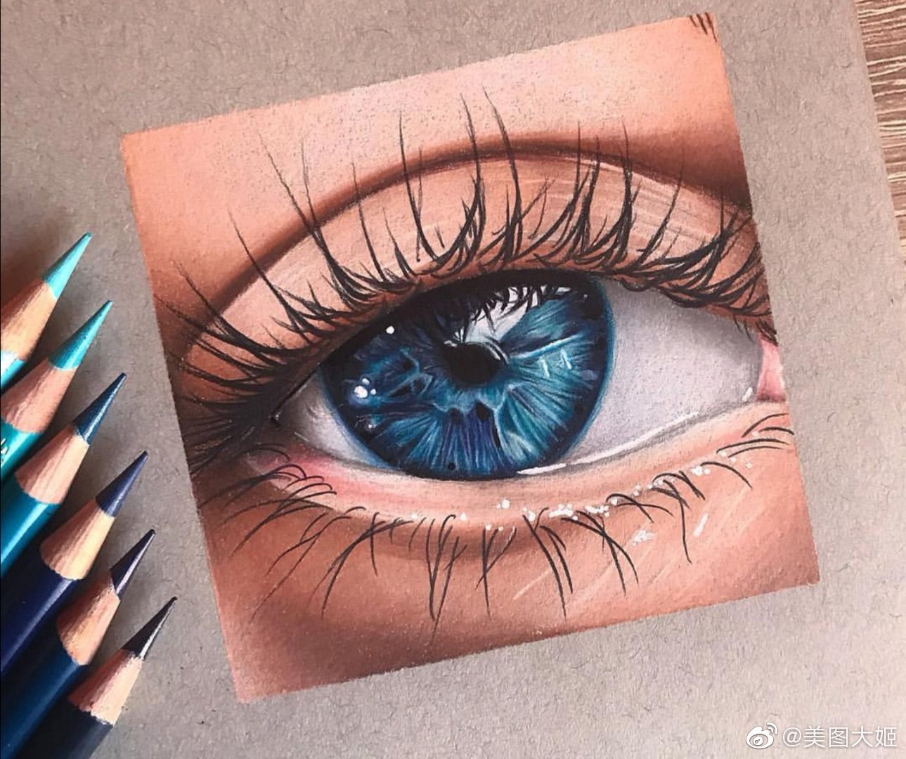 彩铅画手绘作品超写实眼睛画家mohameddraws