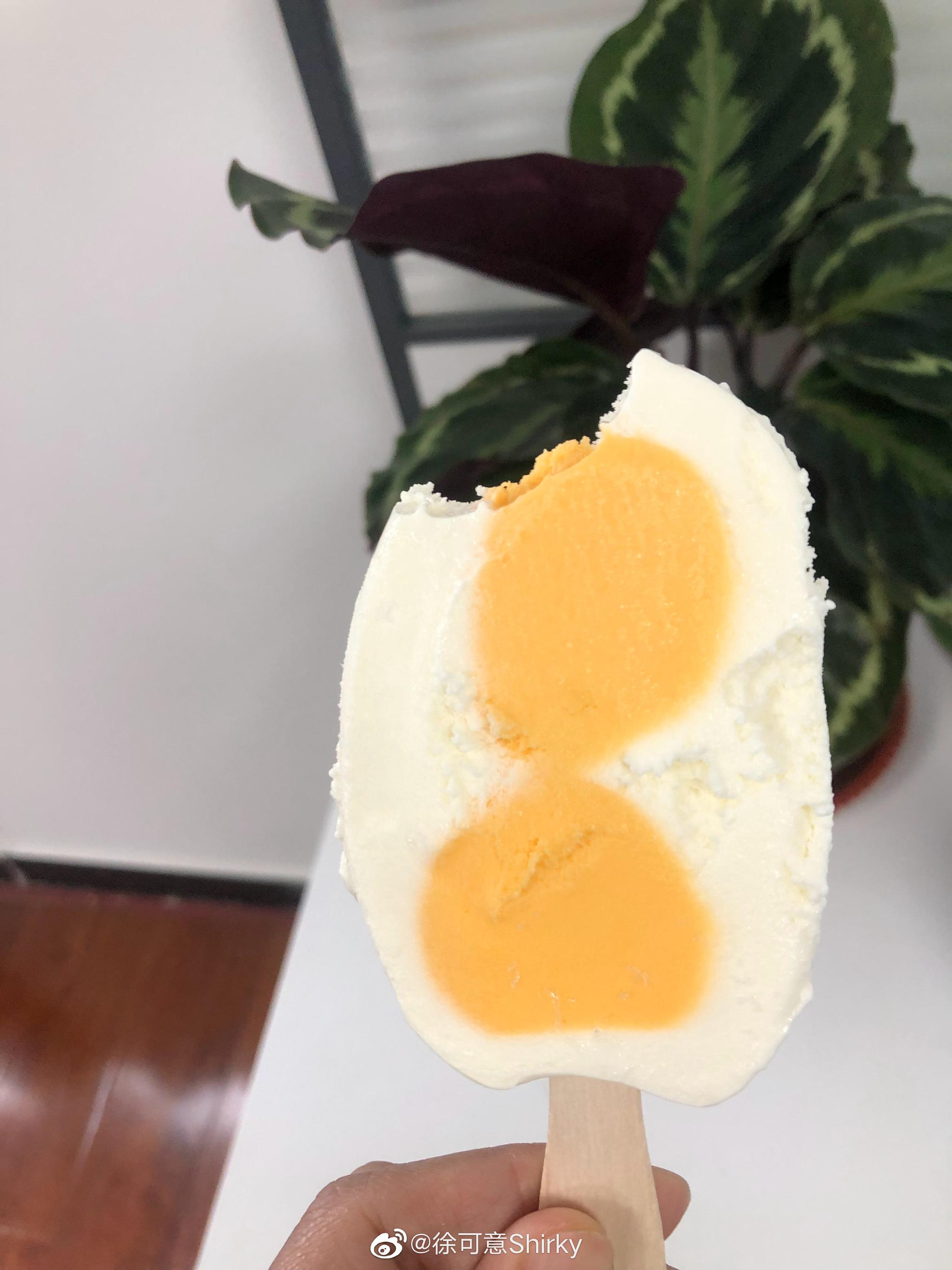 双黄蛋 超好吃 咸蛋黄的口感 神仙冰棍!