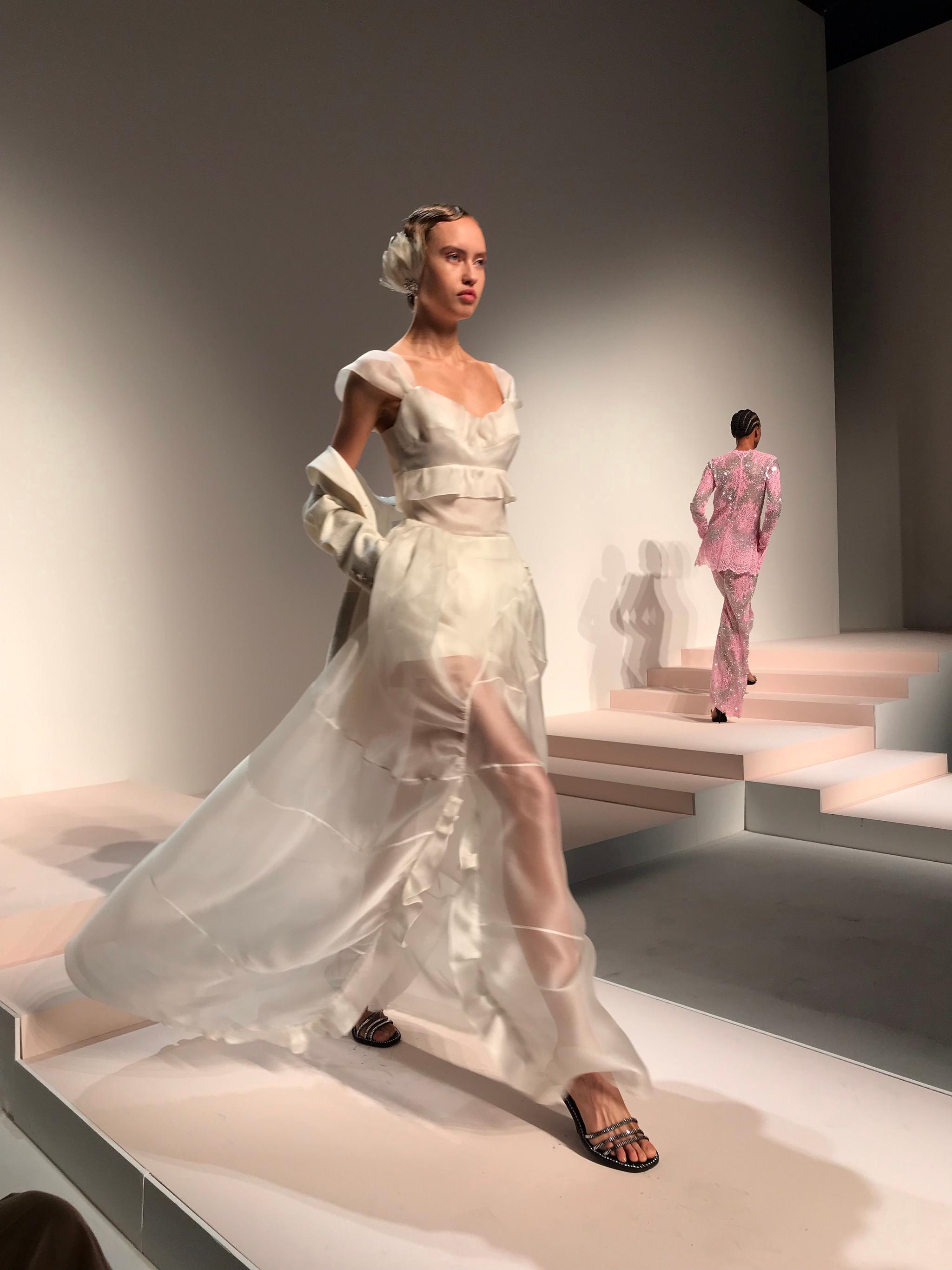 ermannoscervinoss2020中性气质的廓形外套马卡龙色