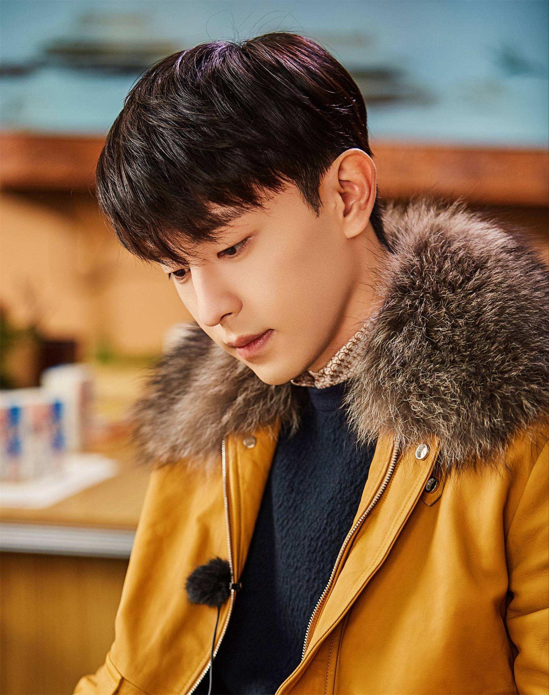 邓伦的外表帅气,有点韩国偶像明星的气质,加上又是科班出身,演技扎实