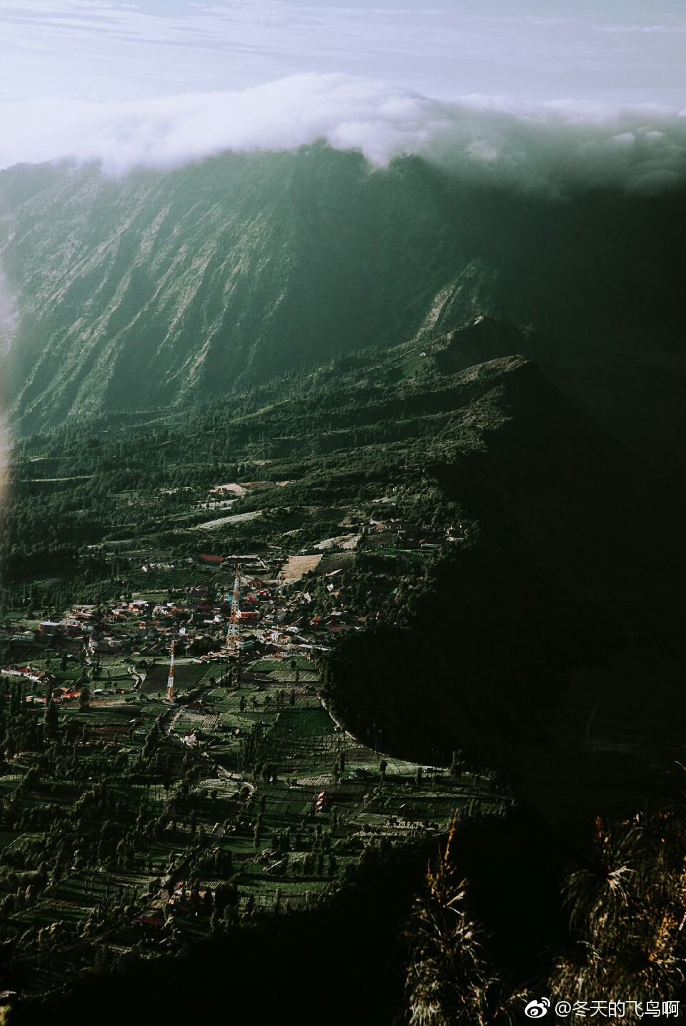 印尼布罗莫火山,世界尽头的冰冷仙境by@冬天的飞鸟啊