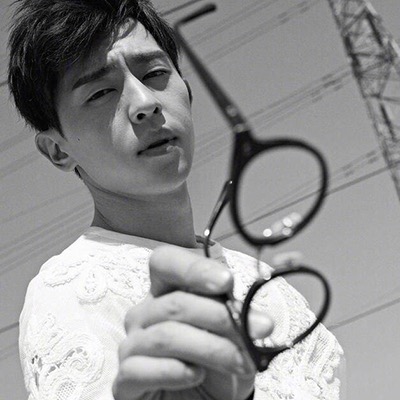 邓伦头像一组,帅气的阳光大男孩,喜欢他吗