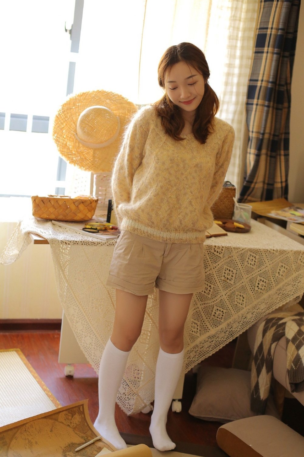 白丝少女温馨笑容性感美腿私房唯美写真