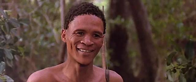 他是曾一夜红遍世界的喜剧演员，第一部电影片酬300元，59岁离世