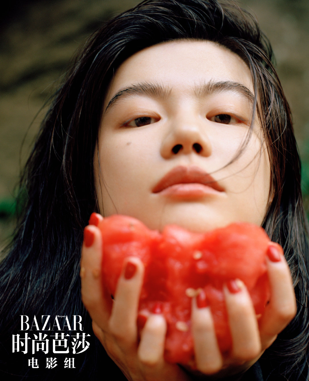 @Reb李蔓瑄 与 @张婧仪 登上《时尚芭莎》9月下|_新浪新闻