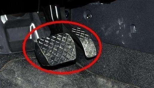 开车常暴力踩油门车很快会坏?答案原来和我们想象的不一样