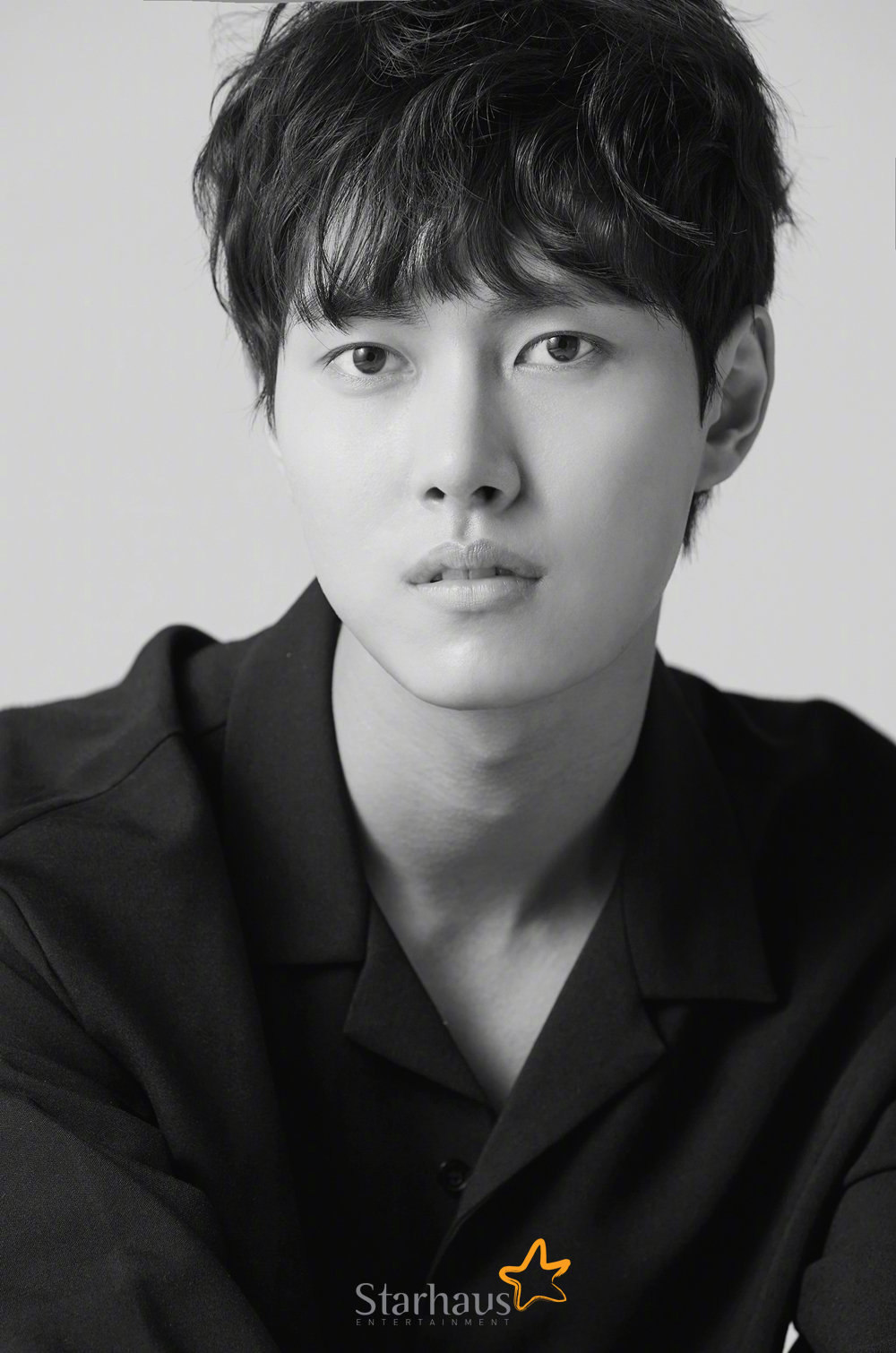 5cm李在旭,饰演"白京",身高187cm郑乾柱,饰演"李道焕",身高187cm金