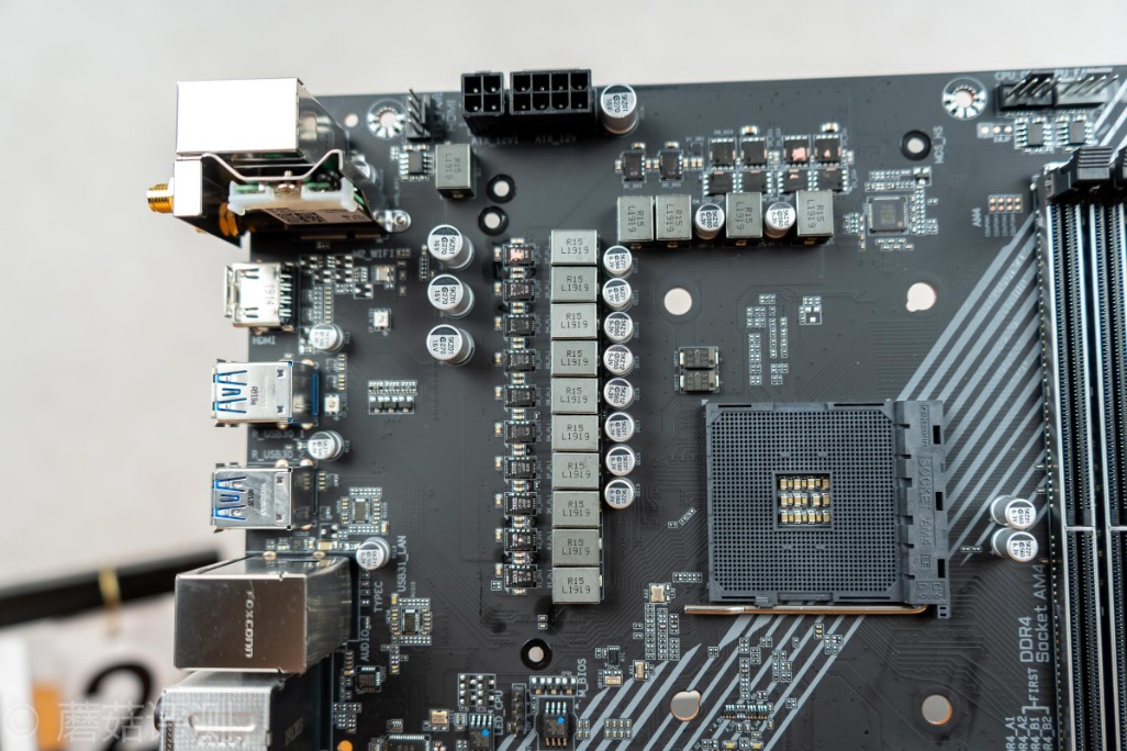 靠谱用料强大性能的保证技嘉x570prowifi主板深度拆解评测