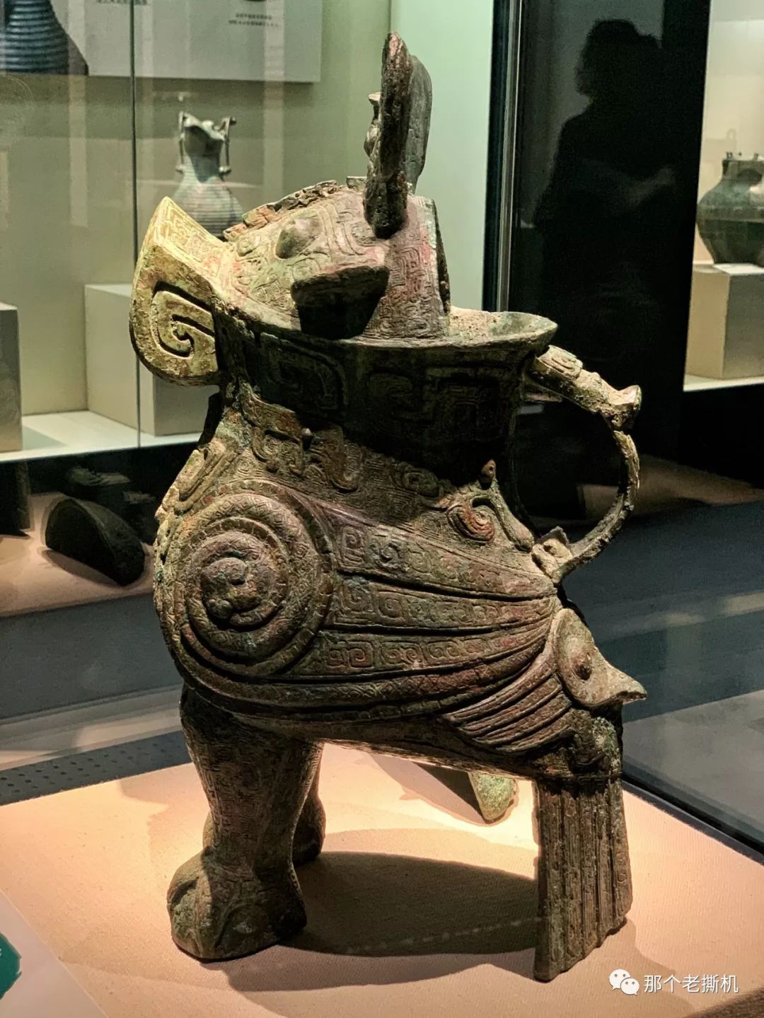 国宝在深圳 - 带你看懂青铜器之纹饰篇:妇好鴞尊__财经头条