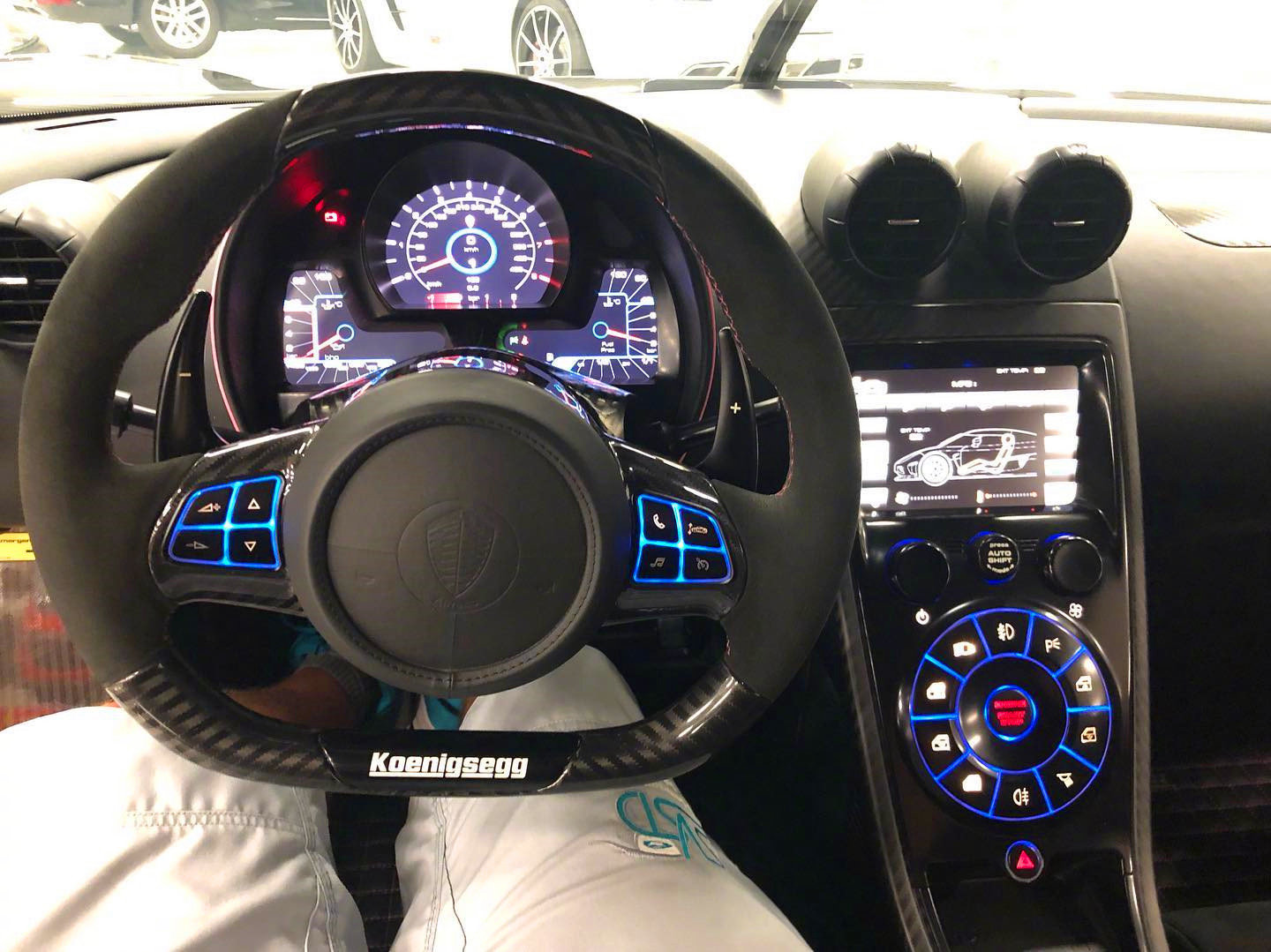 难道这台科尼塞克one1已经卖掉了