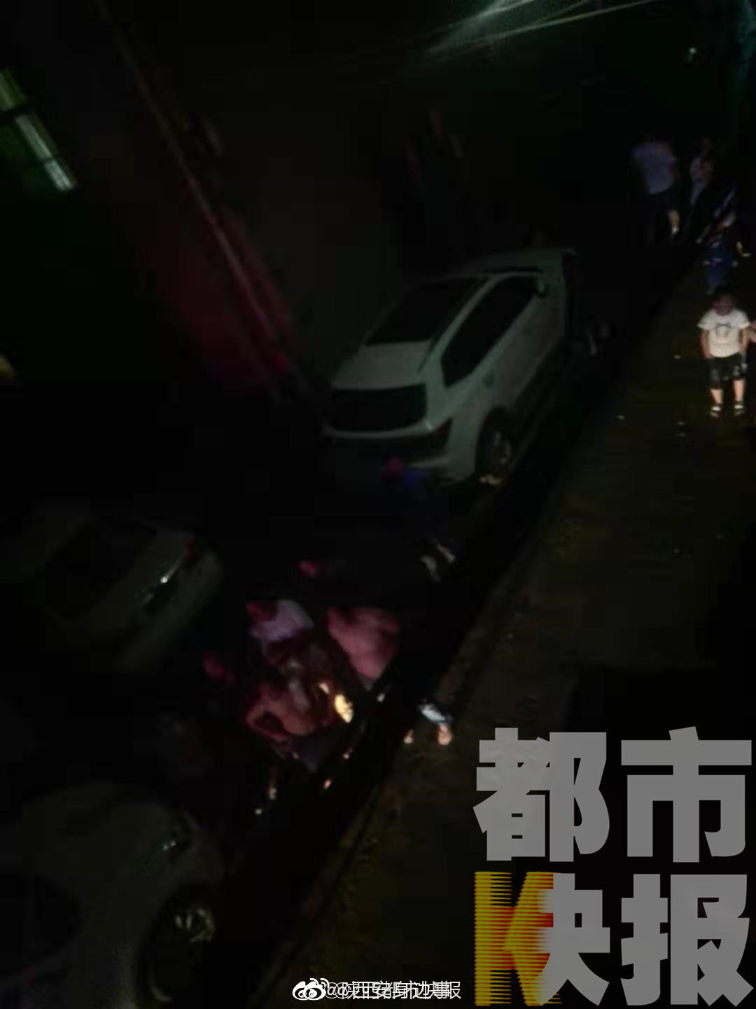 西安北里王村突发一起凶杀案件 一男子被用剪刀刺死|凶手_新浪新闻