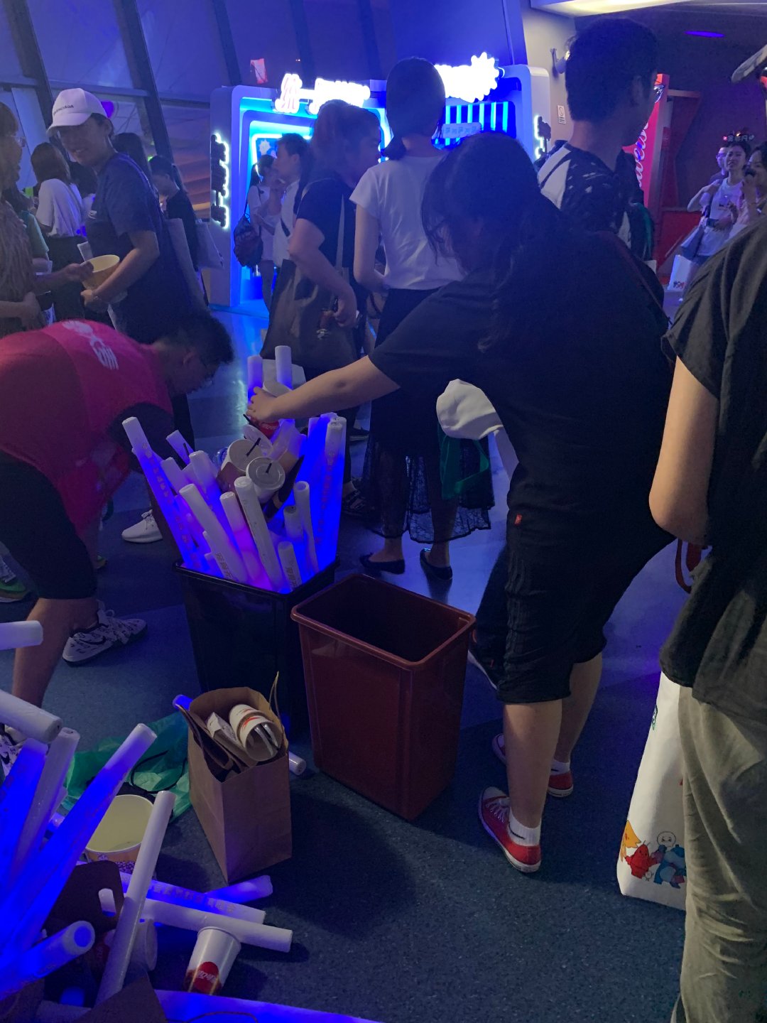 简洁的什么是应援的图像