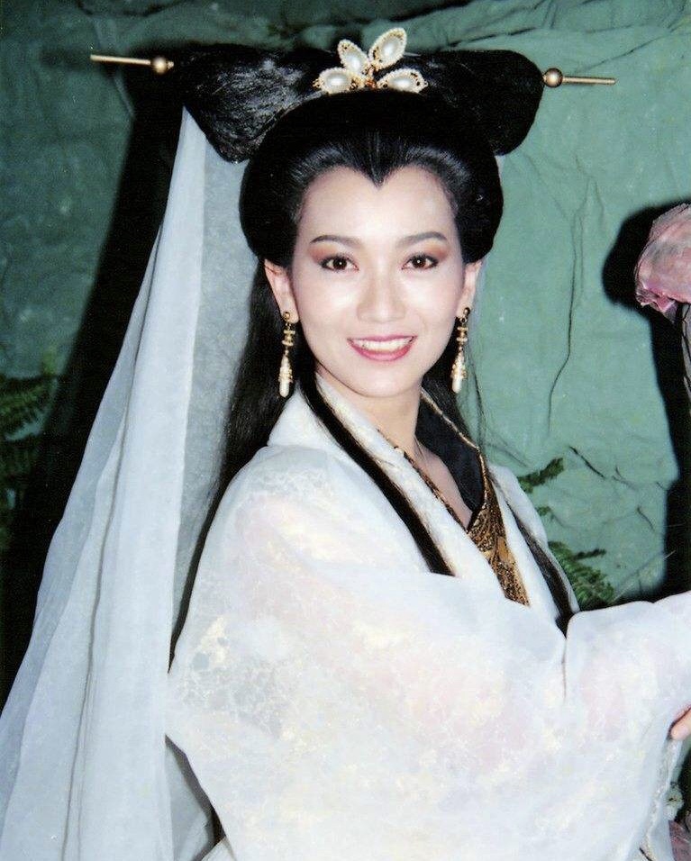 赵雅芝的经典剧照1992《新白娘子传奇》白素贞/胡媚娘1980《上海滩