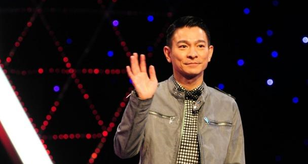 蒙面唱将隐藏的大咖,他是刘德华的知己,如今只能在综艺中当评委