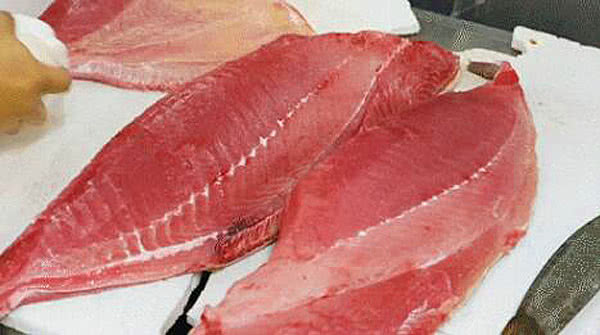 当厨师把"月亮鱼"切开,才明白"日本人"为啥那么喜欢吃这种鱼