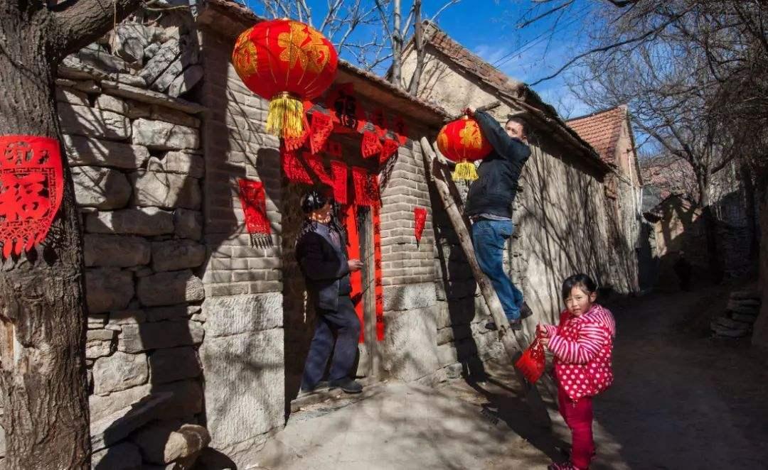 都是回家过年,农村和城里还是有差别的,你更喜欢哪种呢?