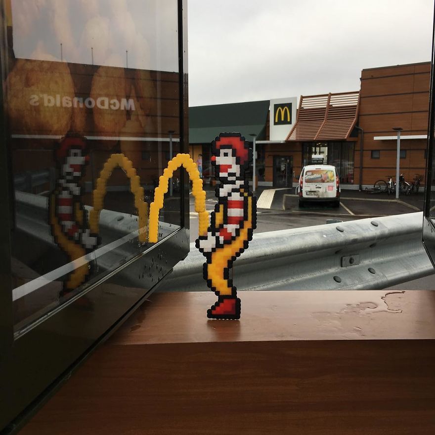 互动街头艺术欣赏,二次元像素画 by- johan karlgren