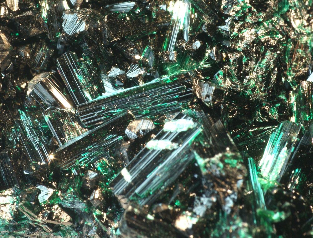 一起探索晶体的世界!