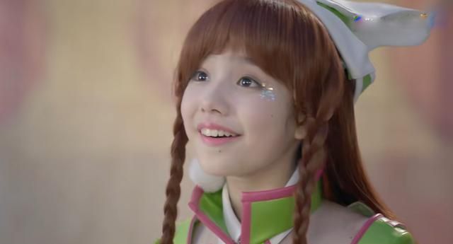 舞法天女:春宝的温柔让夏咪有些惭愧,她亲了夏咪让我们都酸了