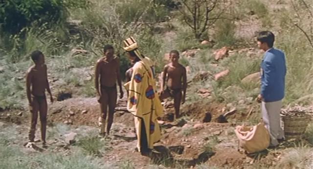 他是曾一夜红遍世界的喜剧演员，第一部电影片酬300元，59岁离世