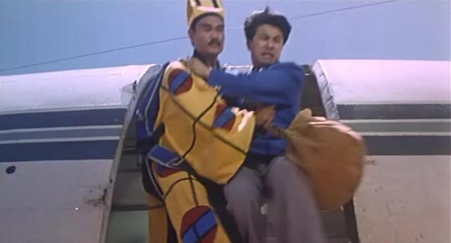 他是曾一夜红遍世界的喜剧演员，第一部电影片酬300元，59岁离世