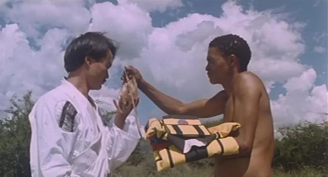 他是曾一夜红遍世界的喜剧演员，第一部电影片酬300元，59岁离世