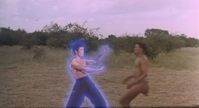 他是曾一夜红遍世界的喜剧演员，第一部电影片酬300元，59岁离世