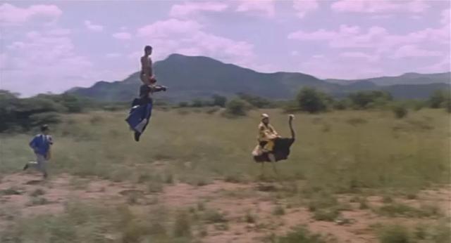 他是曾一夜红遍世界的喜剧演员，第一部电影片酬300元，59岁离世