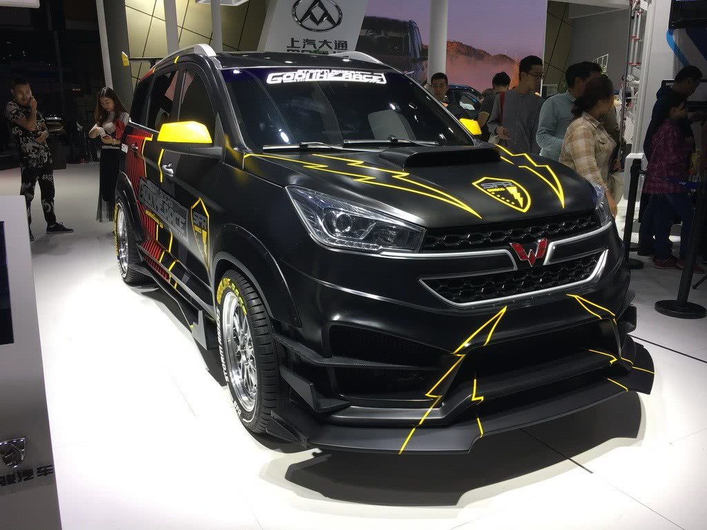 国产最强mpv五菱宏光s3改装宽体套件加身比跑车还跑车