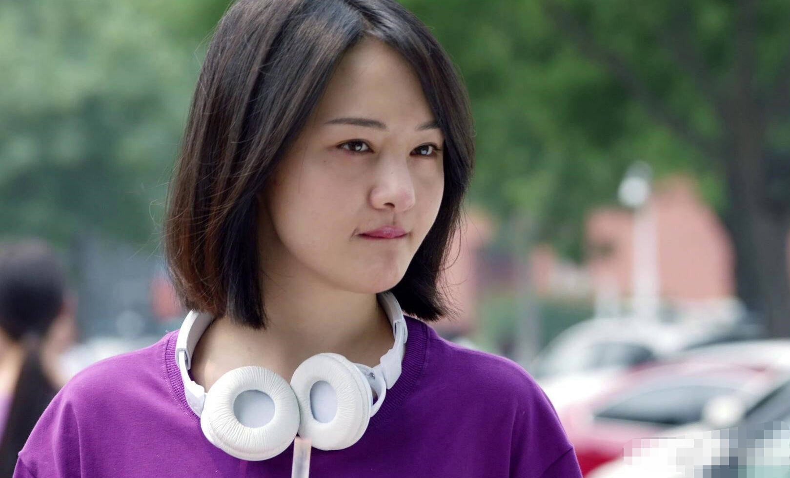 郑爽《青春斗》开播,收视口碑双扑,网友:演技一如既往的浮夸