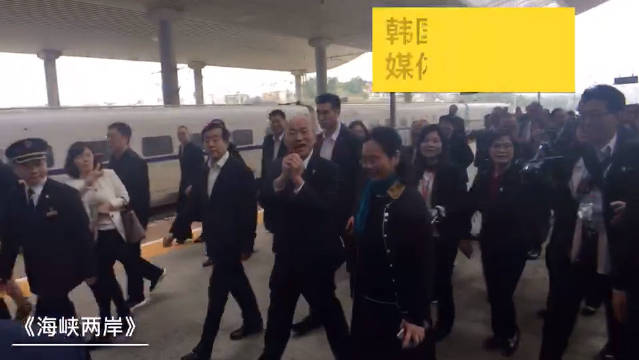 刚刚,台湾高雄市长韩国瑜来看深圳灯光秀