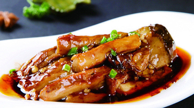 老公偷学来茄子新做法,浓香柔润,外韧里绵,好吃停不下来!