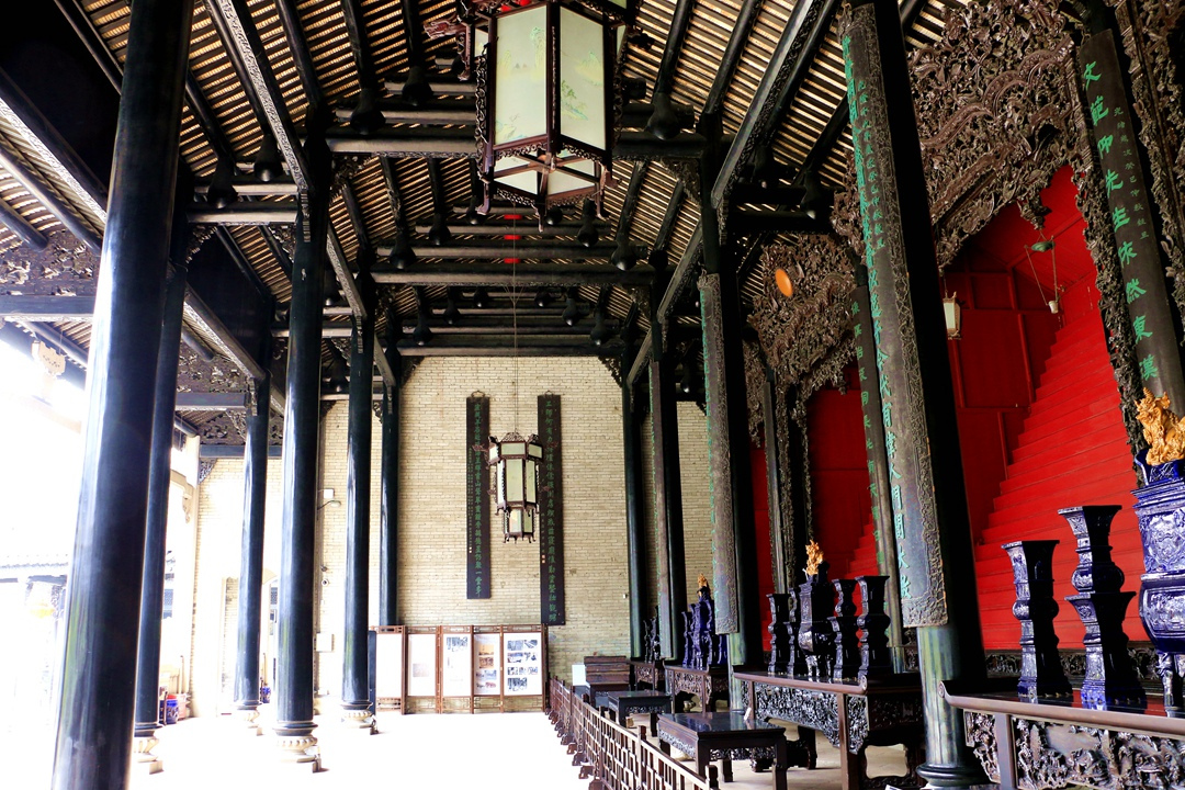 一座陈家祠堂,聚集清末雕刻艺术,堪称岭南建筑之冠