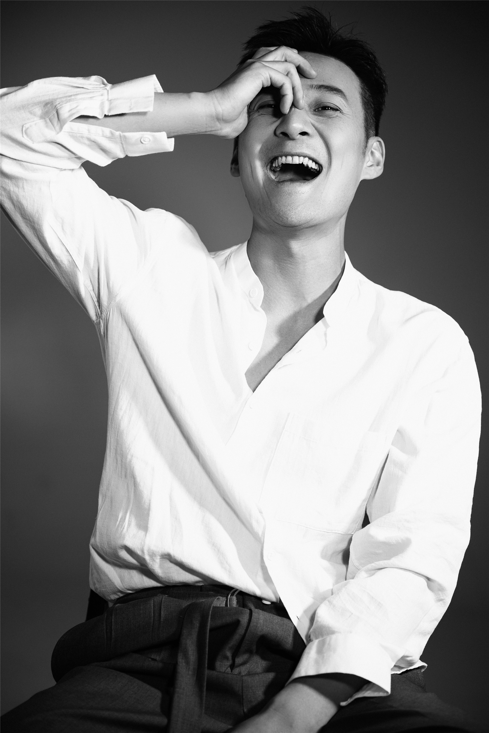 张陆黑白写真曝光 绅士型男尽显成熟魅力