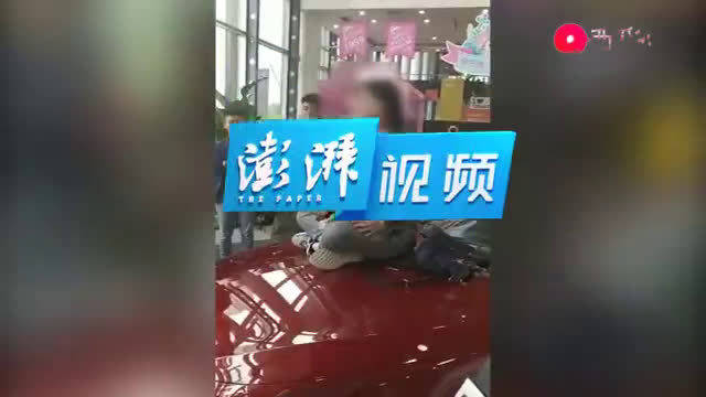 奔驰车主:奔驰漏油车已库存十个月,系去年款