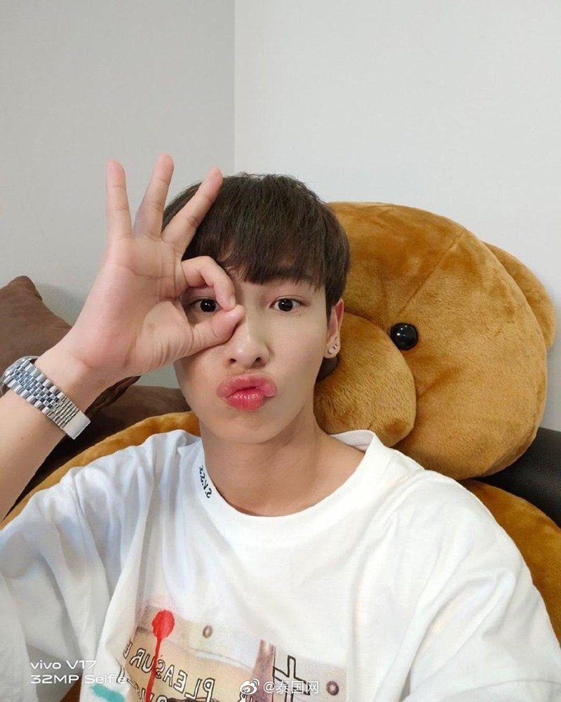 6/ 9泰国新泰日报社讯 泰媒报道,2月15日当地时间17:00左右,泰国当红