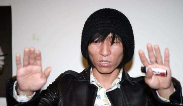 女星曾怀孕7个月吸毒被捕注射药物高达185次如今家庭事业尽毁